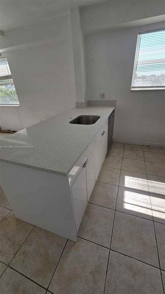 520 Sw 5th St #304 - Photo 4 of 37