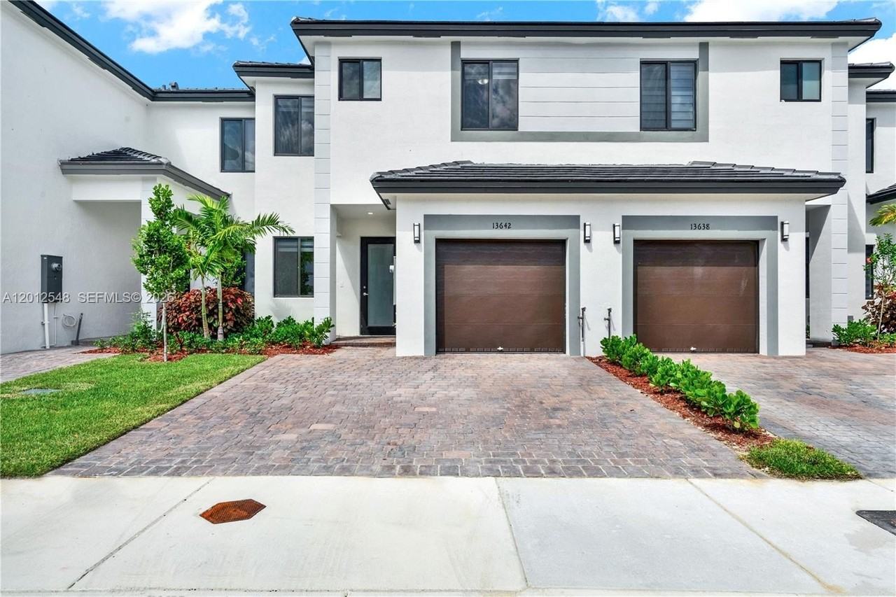 13642 Sw 157th Pl #13642 - Photo 3 of 41