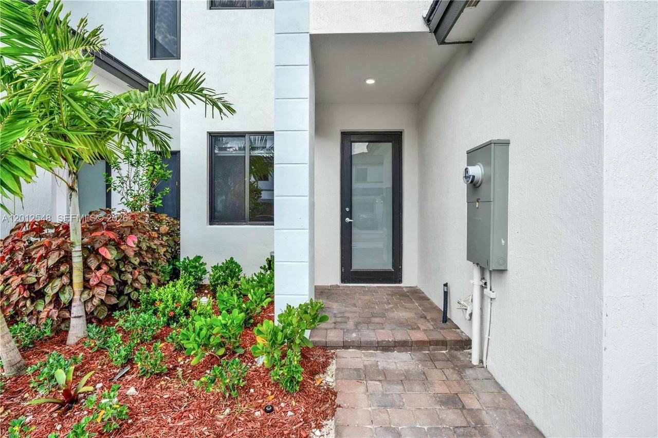 13642 Sw 157th Pl #13642 - Photo 4 of 41