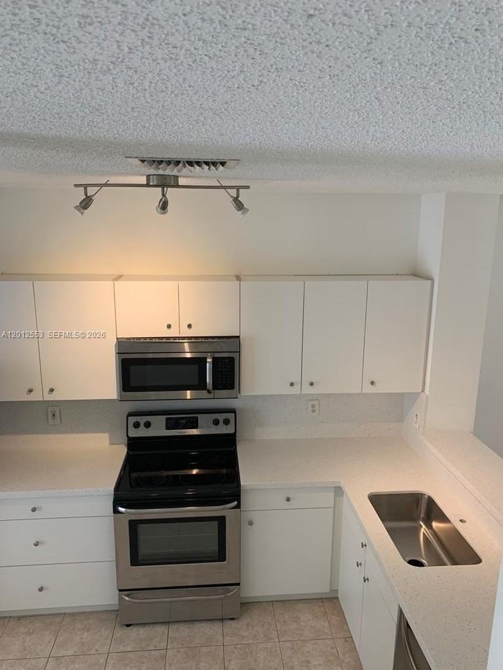 6975 Blacksmith Way - Photo 4 of 21