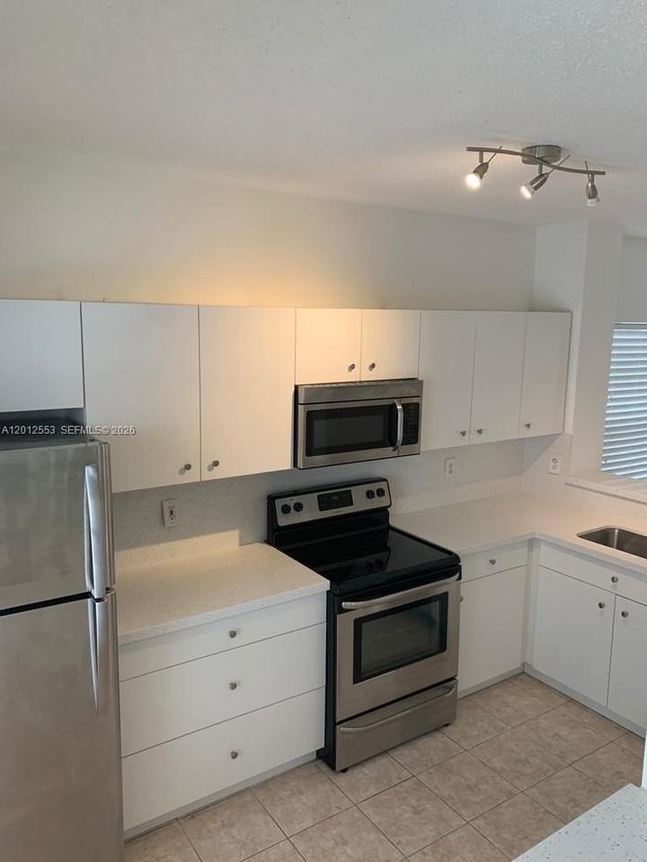 6975 Blacksmith Way - Photo 5 of 21