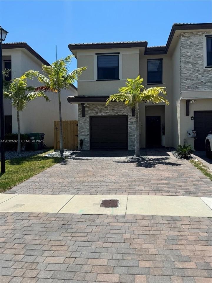 25232 Sw 107th Ave #0 - Photo 2 of 34
