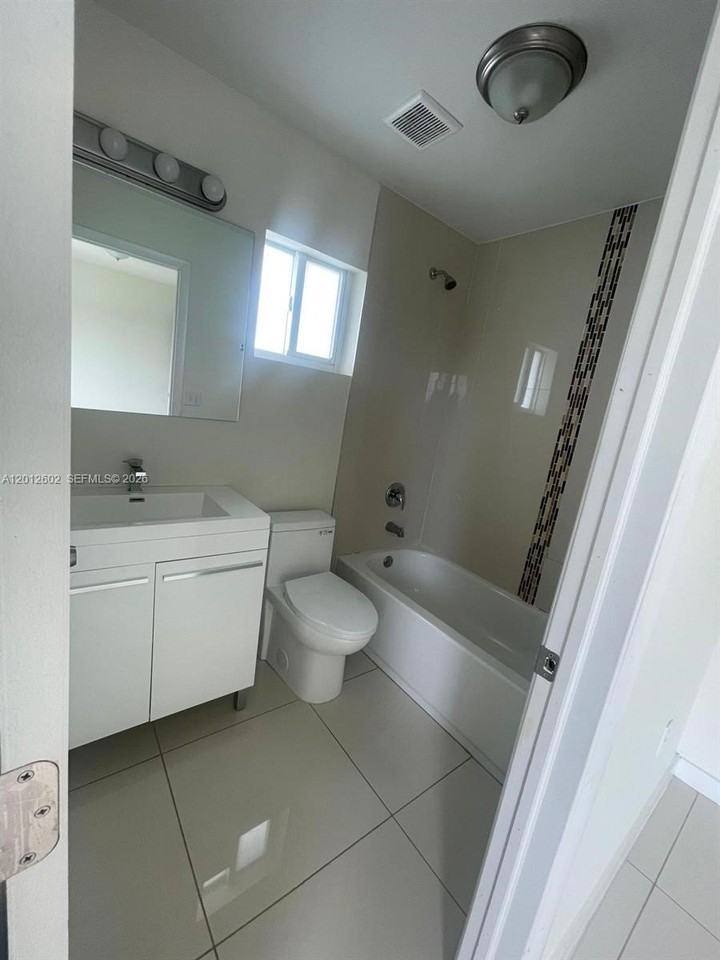 2121 Nw 72nd St #2121 - Photo 4 of 10