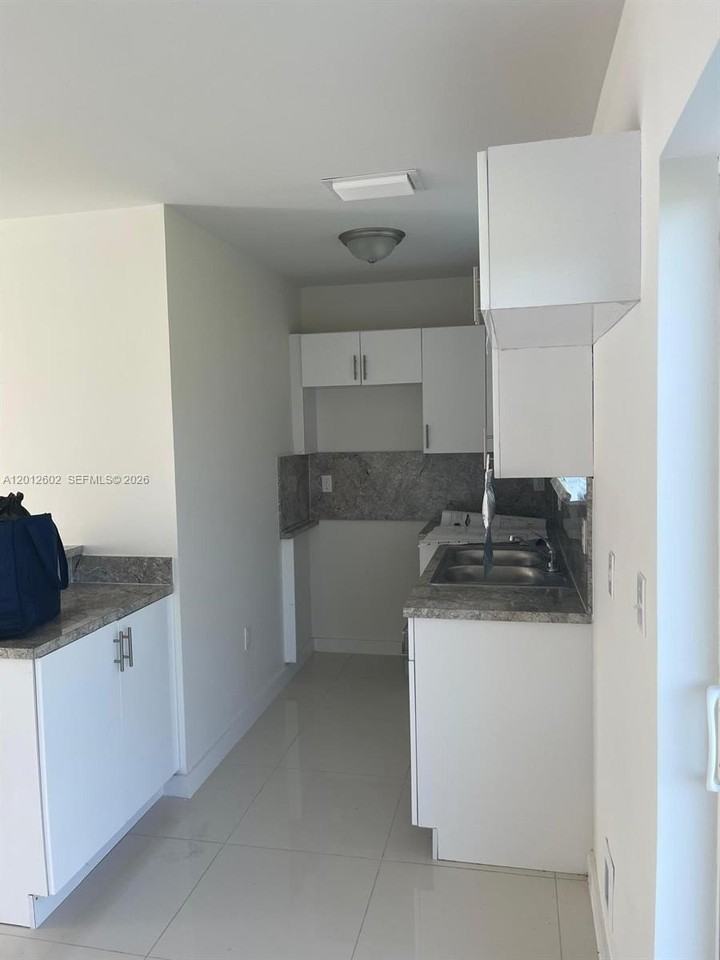2121 Nw 72nd St #2121 - Photo 7 of 10