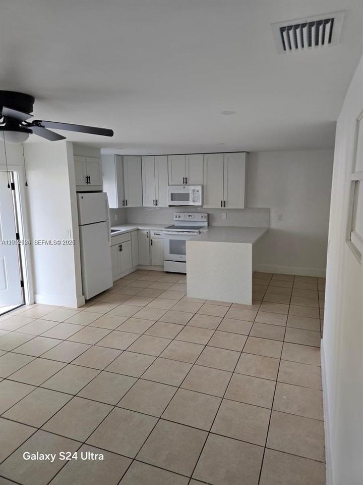 28055 Sw 143rd Ct - Photo 2 of 6