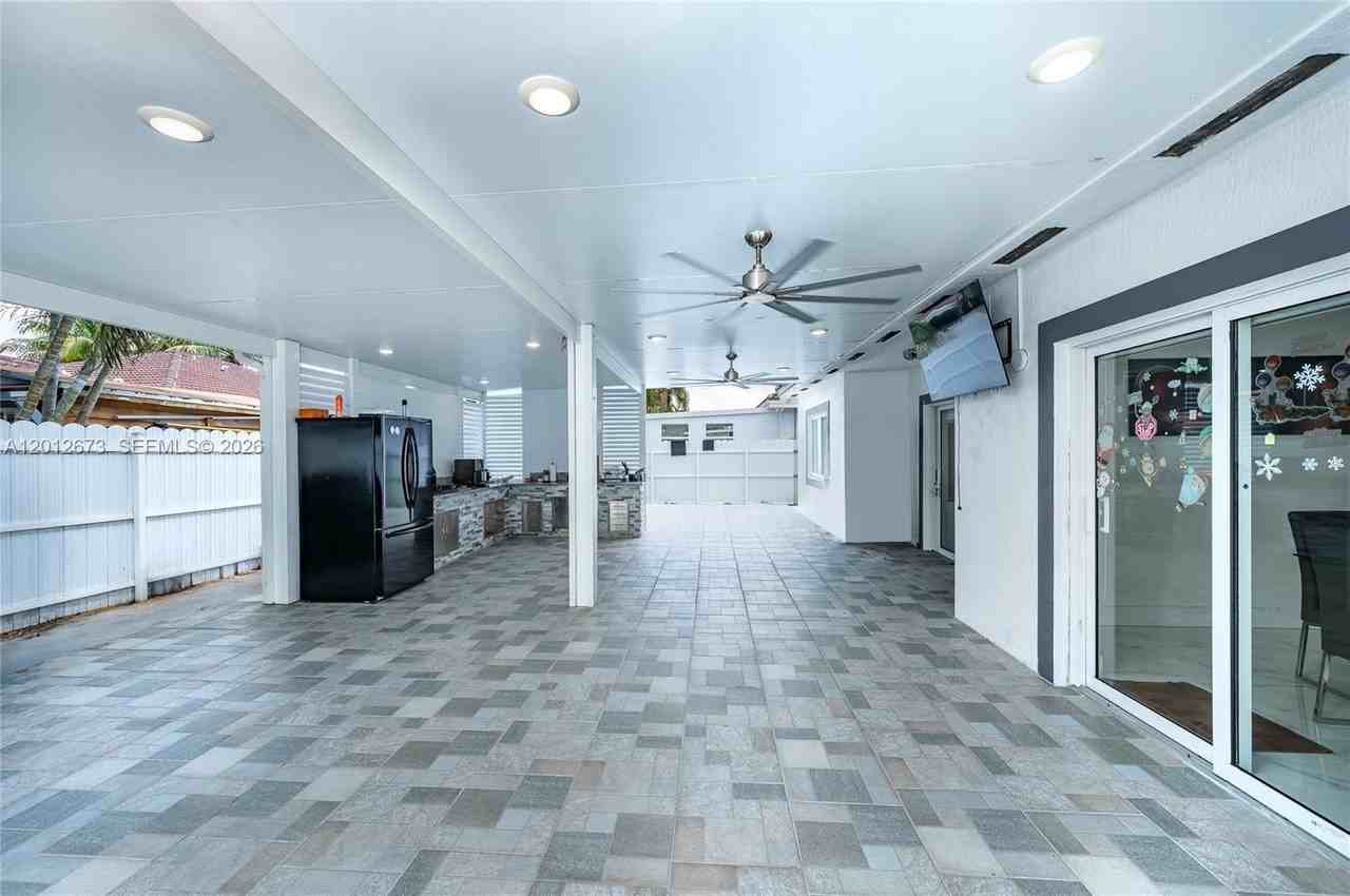 22560 Sw 103rd Ave - Photo 7 of 22