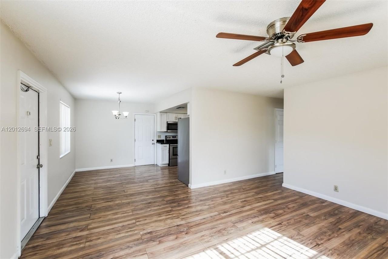 7306 Sw 3rd Ct - Photo 5 of 18