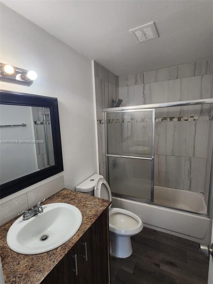 4117 Woodside Dr #4 - Photo 7 of 9