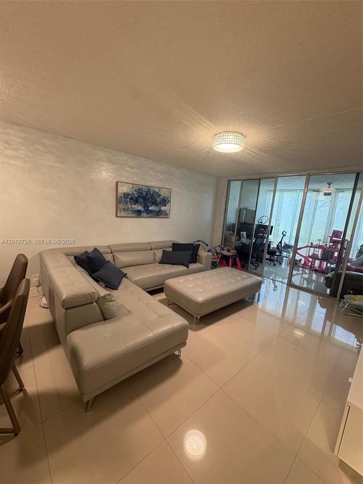9531 Seagrape Dr #106 - Photo 6 of 20
