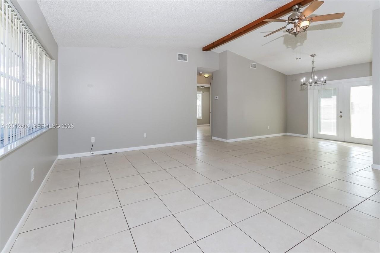 650 Nw Selvitz Rd - Photo 4 of 15