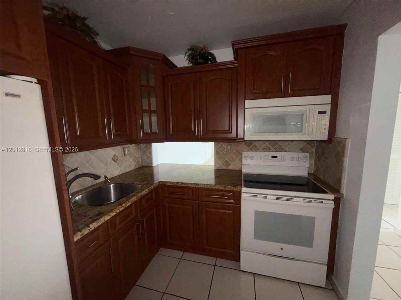 120 Royal Palm Rd #301 - Photo 7 of 22