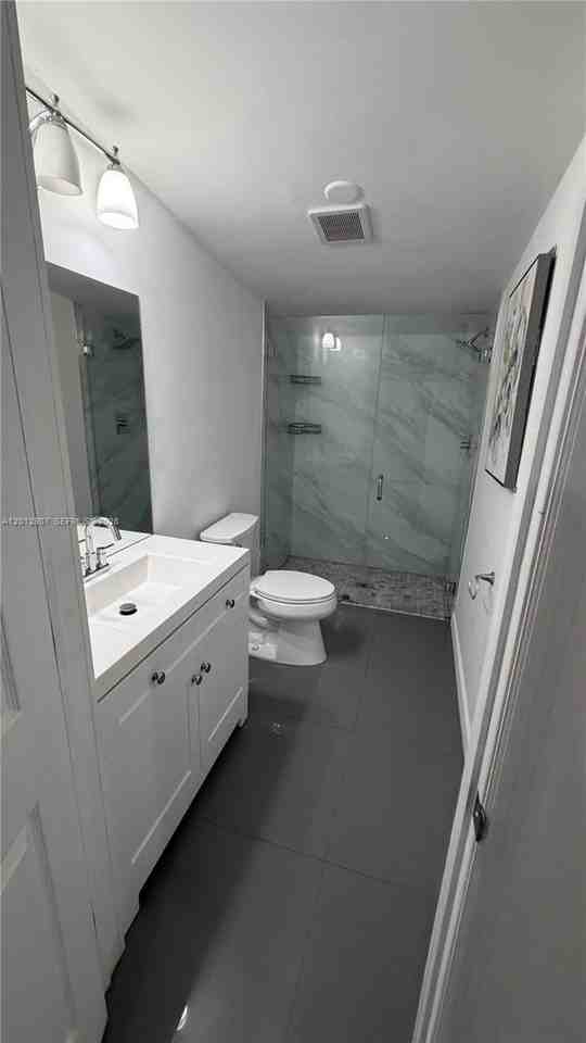 1212 E River Dr #2