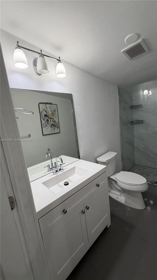 1212 E River Dr #2 - Photo 6 of 6