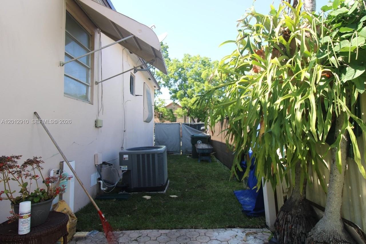 5860 Sw 9th St #A - Photo 2 of 20
