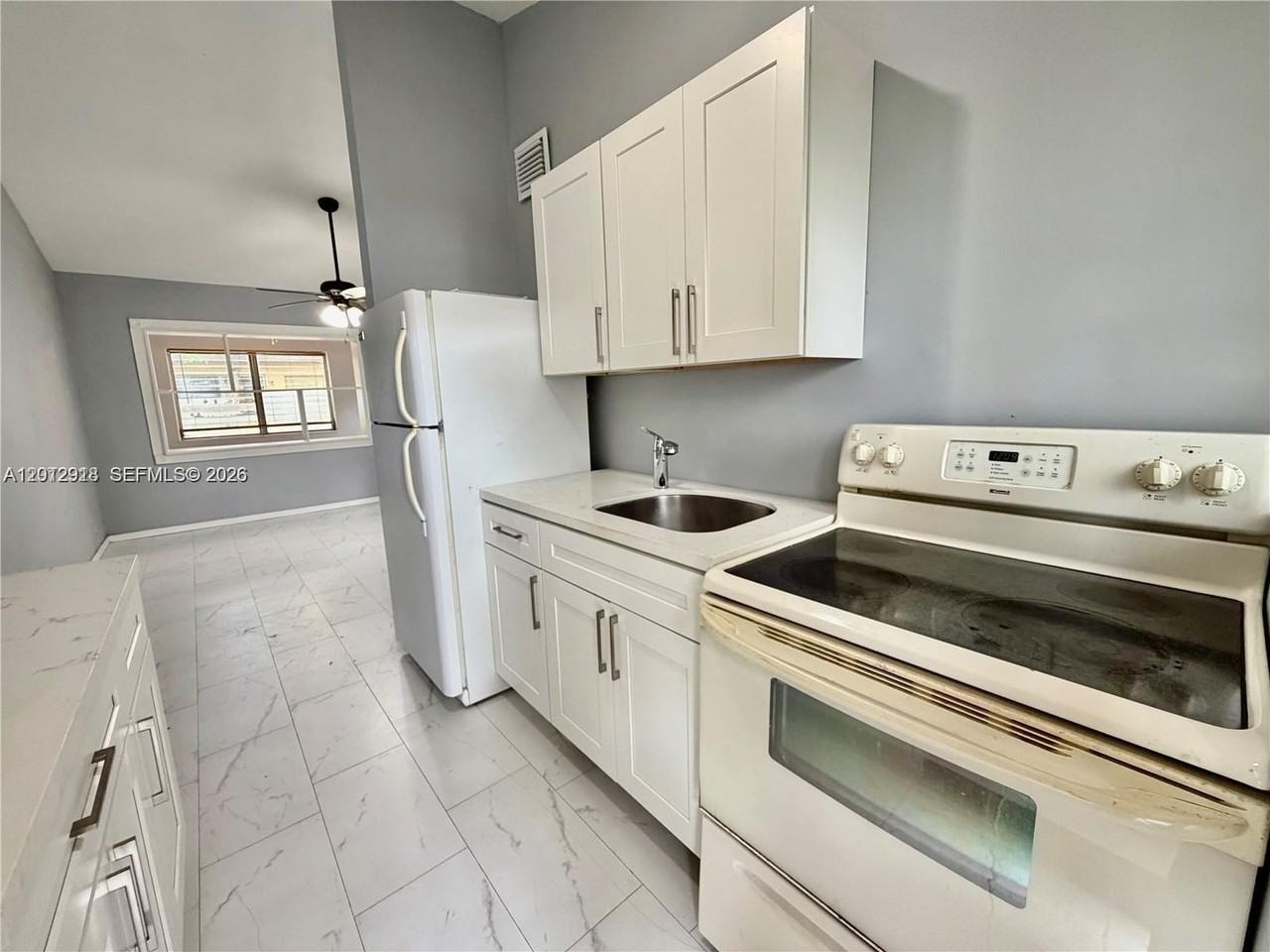 836 Nw 12th Ter #2 - Photo 7 of 18