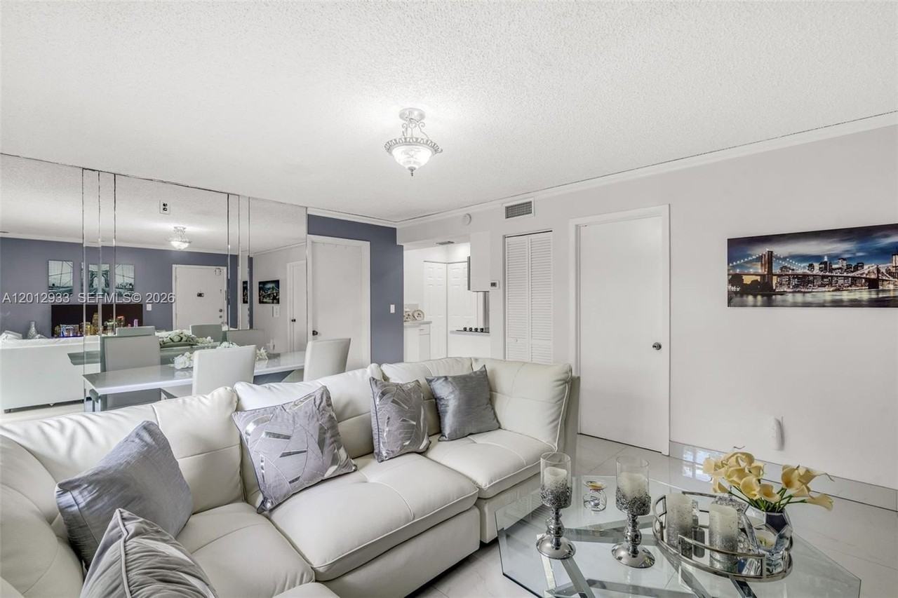 7051 Sw 129th Ave #8 - Photo 4 of 28