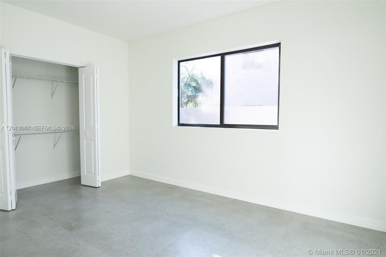 120 Ne 71st St #3 - Photo 3 of 15
