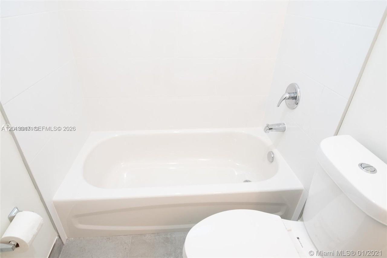 120 Ne 71st St #3 - Photo 7 of 15