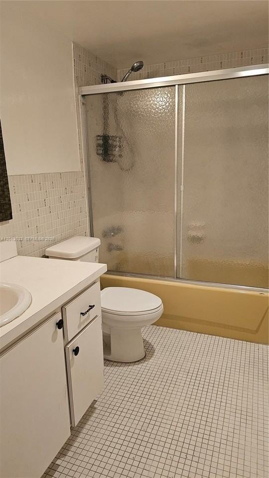 2200 E Hallandale Beach Blvd #709 - Photo 5 of 24
