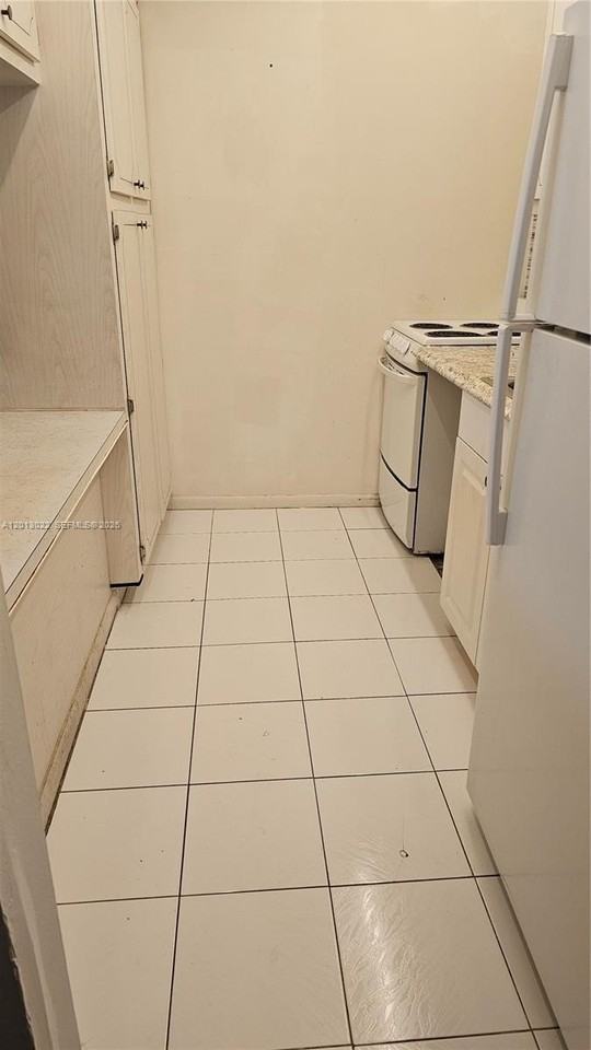 2200 E Hallandale Beach Blvd #709 - Photo 7 of 24