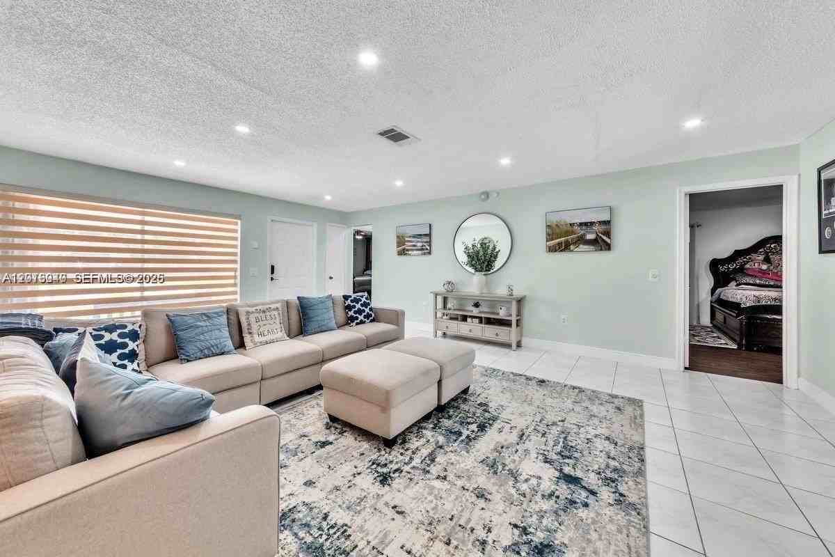 8830 Nw 3rd St - Photo 6 of 17