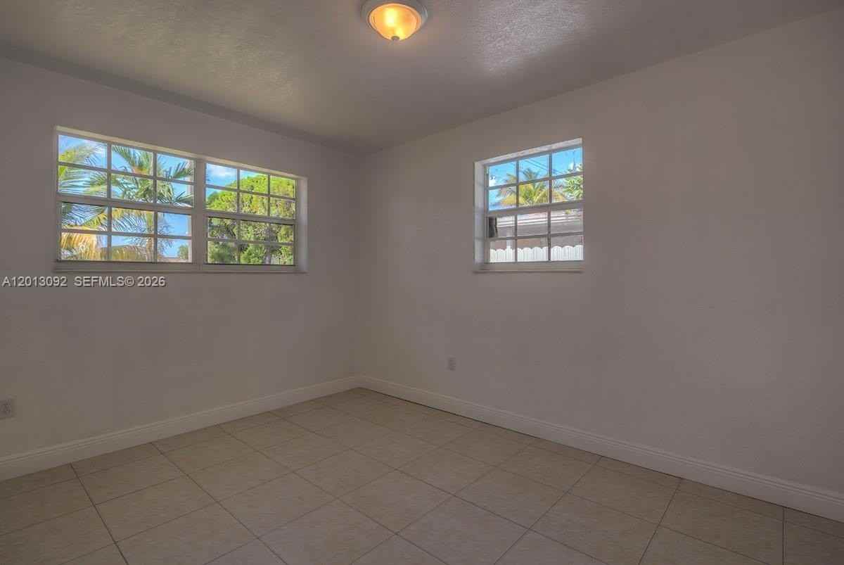 160 Nw 199th St #160 - Photo 3 of 5