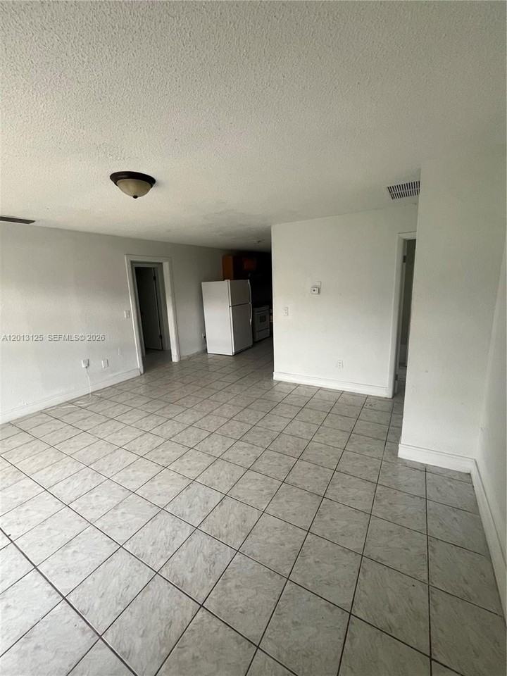 18182 Nw 41st Pl #0 - Photo 2 of 10