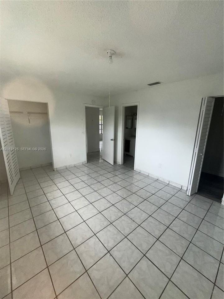 18182 Nw 41st Pl #0 - Photo 7 of 10