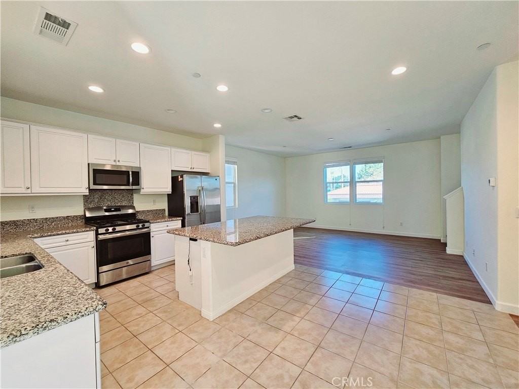 2892 Cedar Ln - Photo 3 of 28