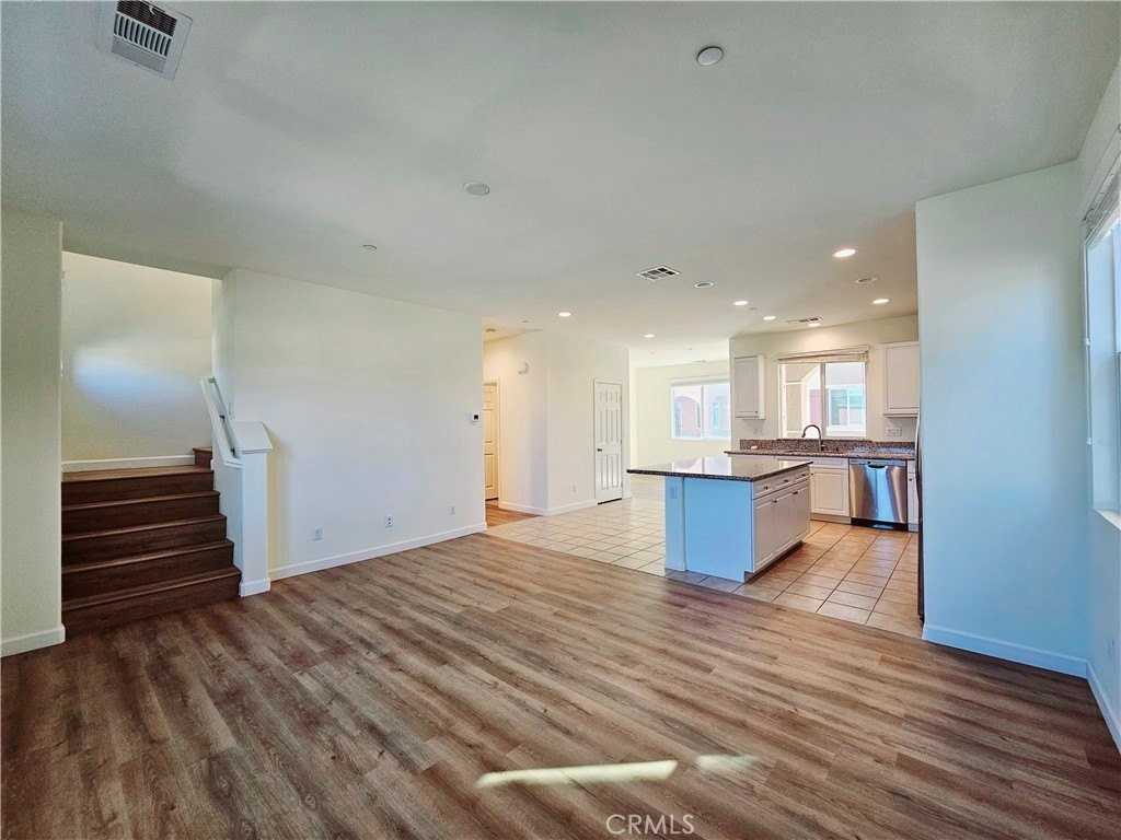 2892 Cedar Ln - Photo 4 of 28