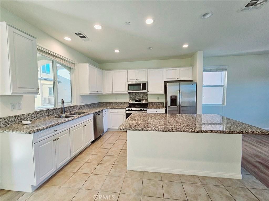 2892 Cedar Ln - Photo 6 of 28