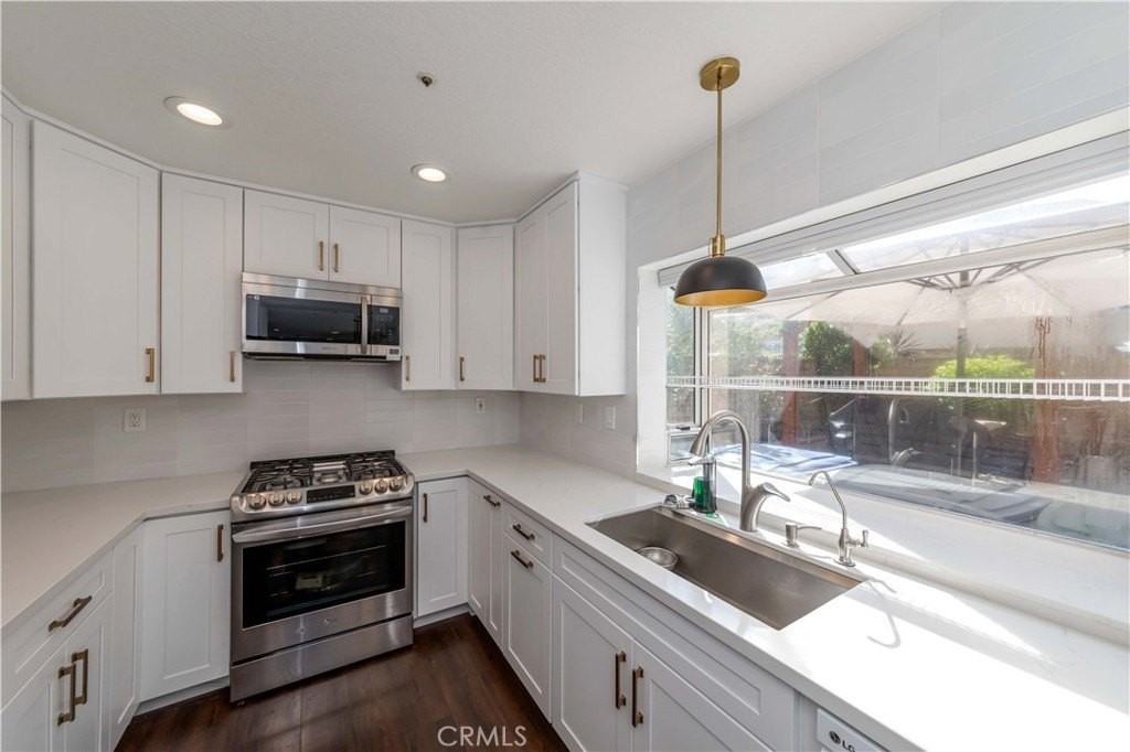 5621 Rostrata Ave - Photo 7 of 30