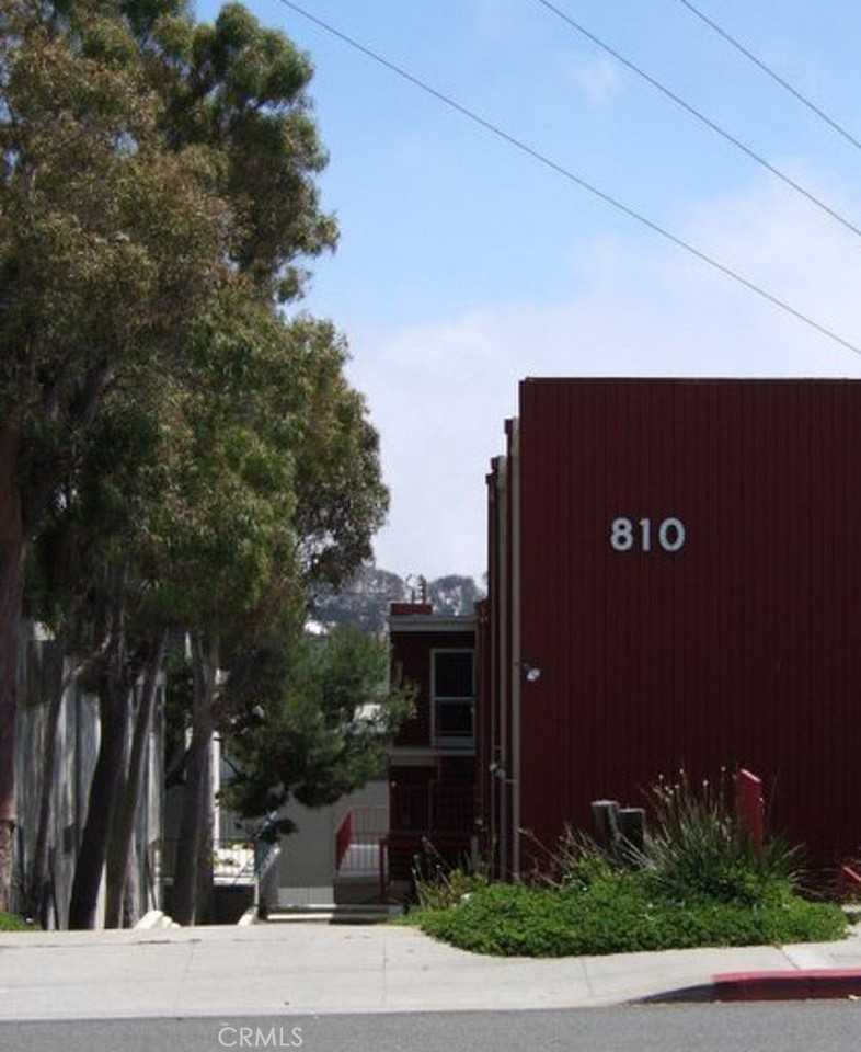 810 E Grand Ave