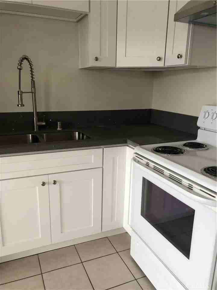 810 E Grand Ave - Photo 2 of 13
