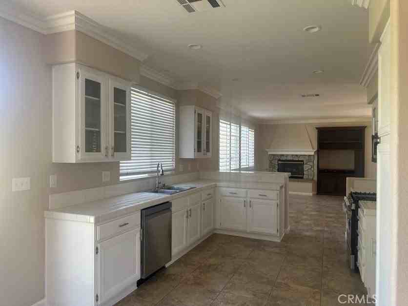 43644 Savona St - Photo 6 of 24