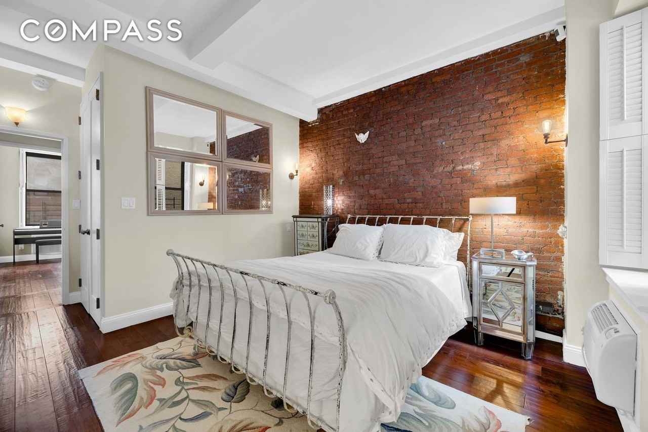 23 E 10th St #321 - Photo 3 of 9