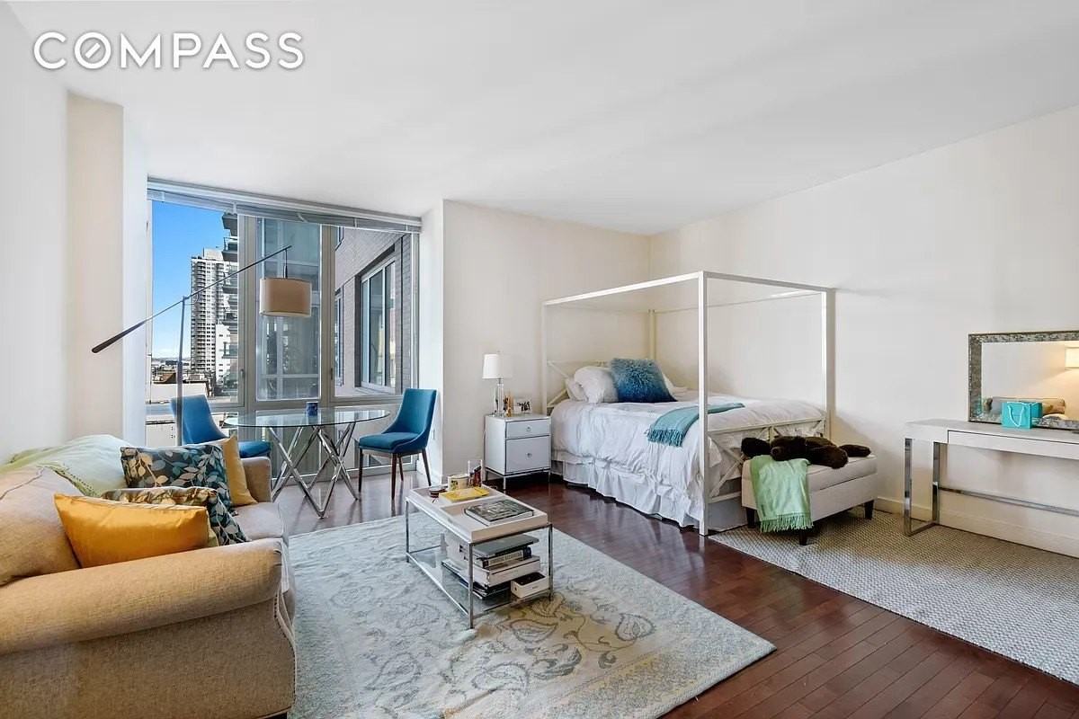 225 E 34th St #9A