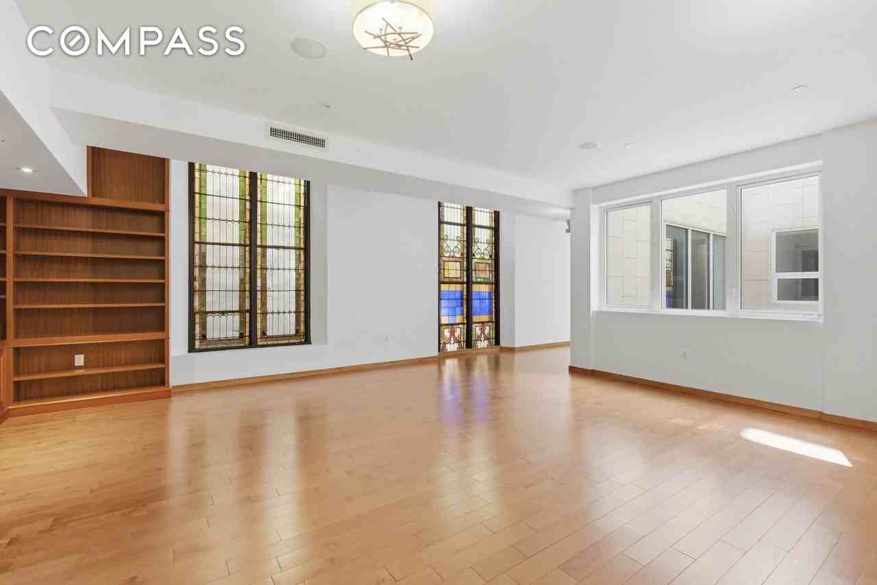 135 W 4th St #3W - Photo 4 of 24