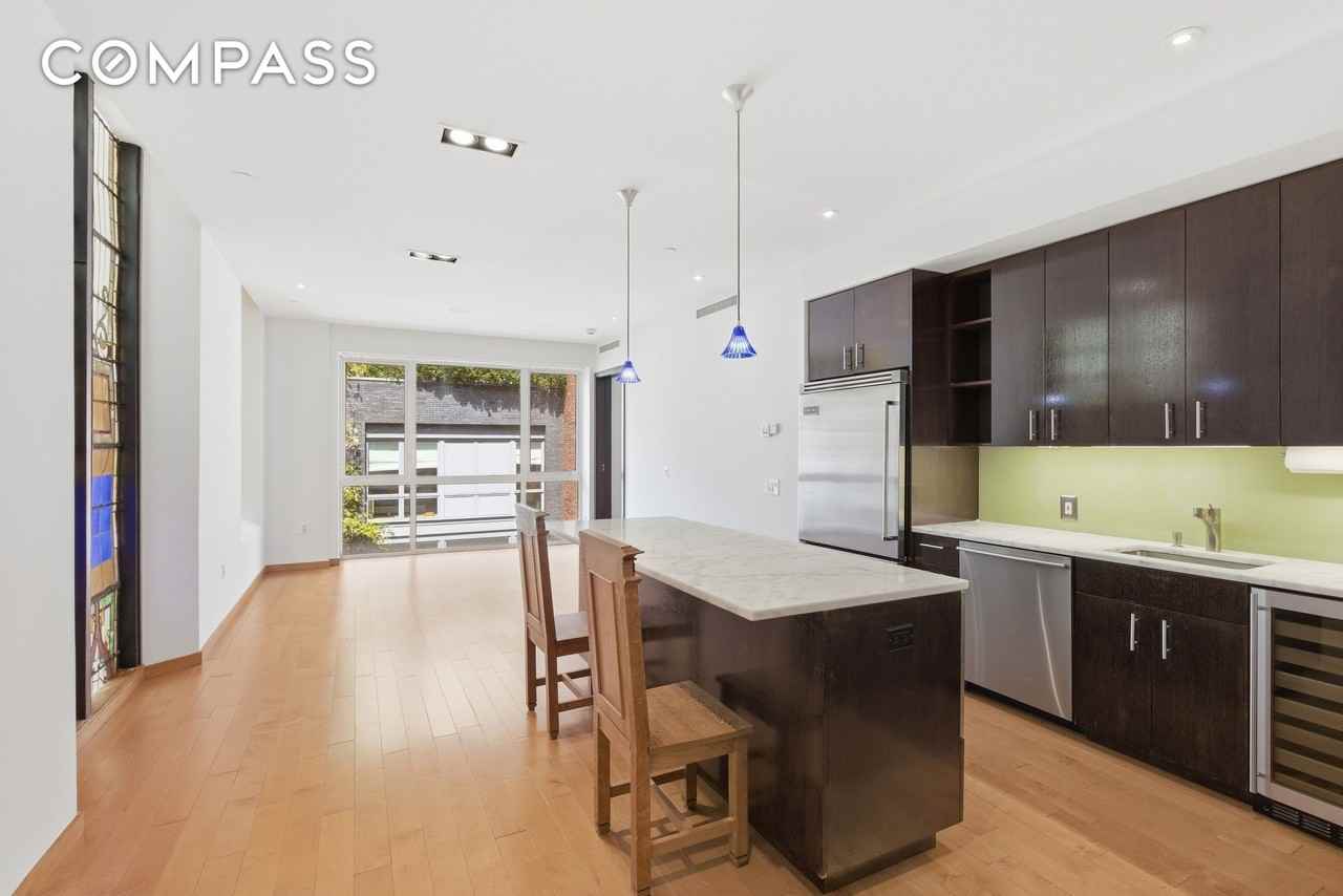 135 W 4th St #3W - Photo 6 of 24