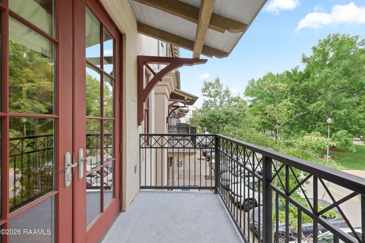605 Silverstone Rd #205B - Photo 3 of 38