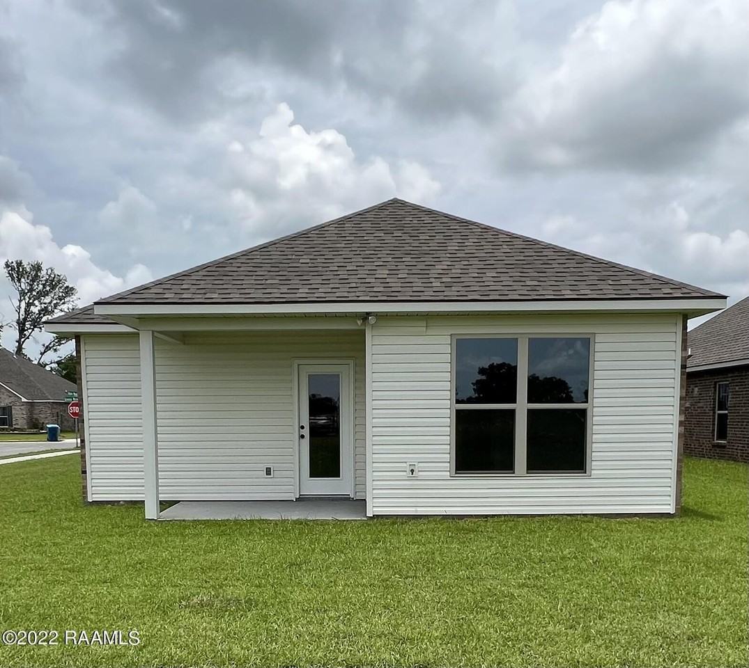 307 Grassy Meadows Ln - Photo 2 of 34