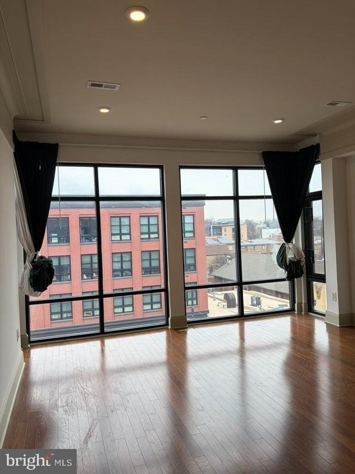 1301 H St Ne #PH7 - Photo 6 of 19