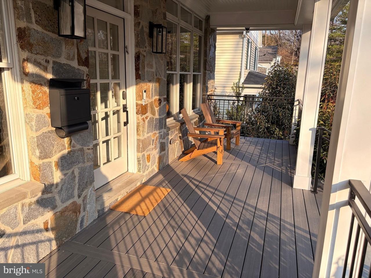 153 Quincy St - Photo 2 of 50