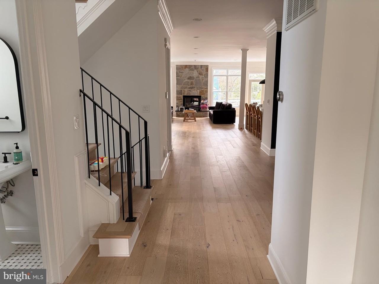 153 Quincy St - Photo 4 of 50
