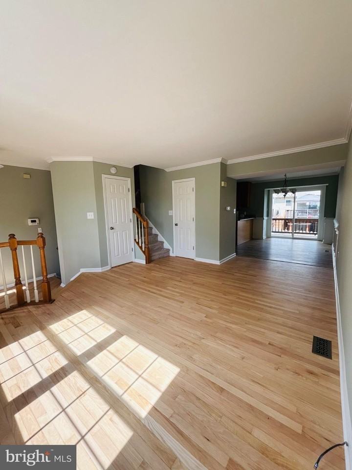 109 Barrows Ct - Photo 3 of 21