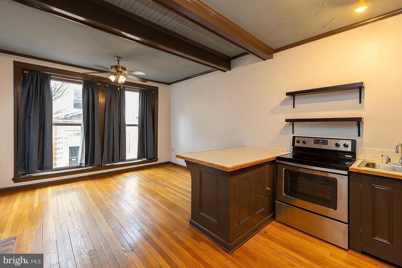 105 N Loudoun St #3 - Photo 4 of 21