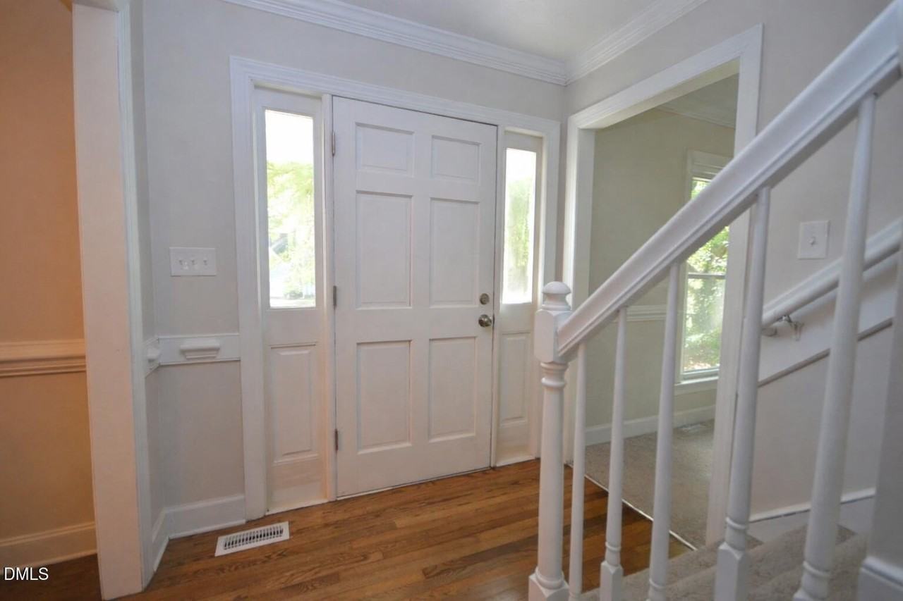 2504 Timothy Dr - Photo 4 of 29