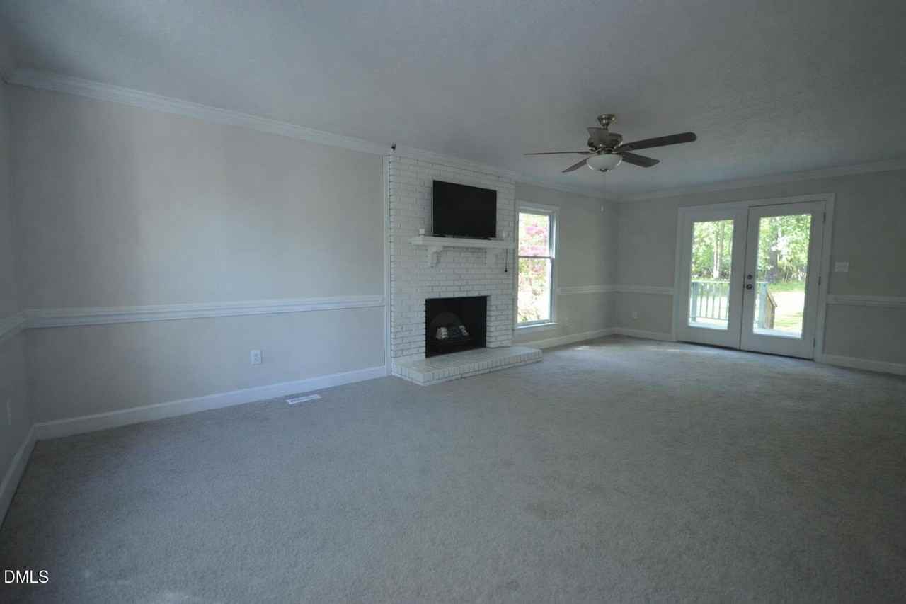 2504 Timothy Dr - Photo 6 of 29
