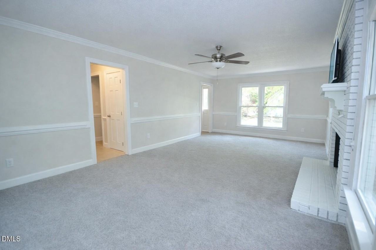 2504 Timothy Dr - Photo 7 of 29