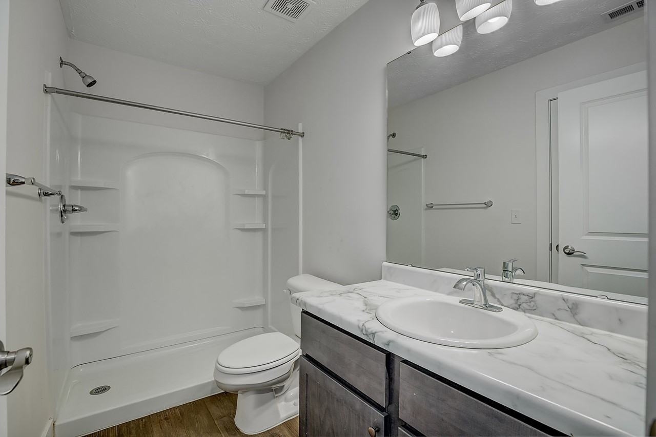 404 Court Yard Lane - Photo 6 of 13